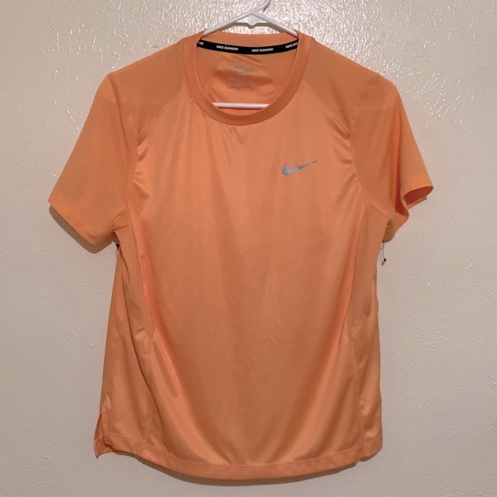 Women’s M Nike running DriFit tee shirt